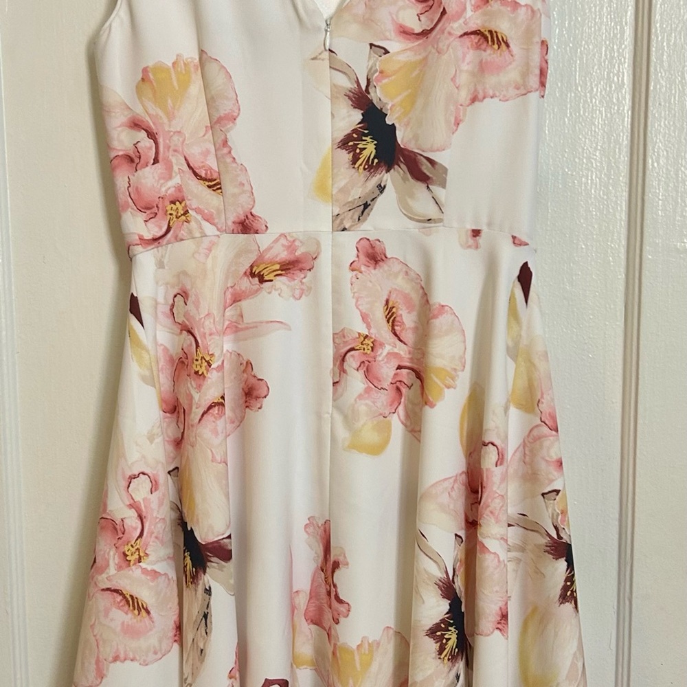 White House Black Market Cream Floral V-Neck Midi Dress with Pink Accents - Picture 6 of 9